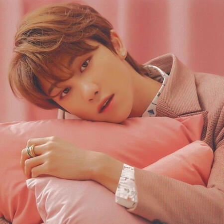 ** ABOUT ME: ** *i talk in english and tagalog. i'm a conyo person. i am filo not half or what. i'm a fangirl. I'm still studyi